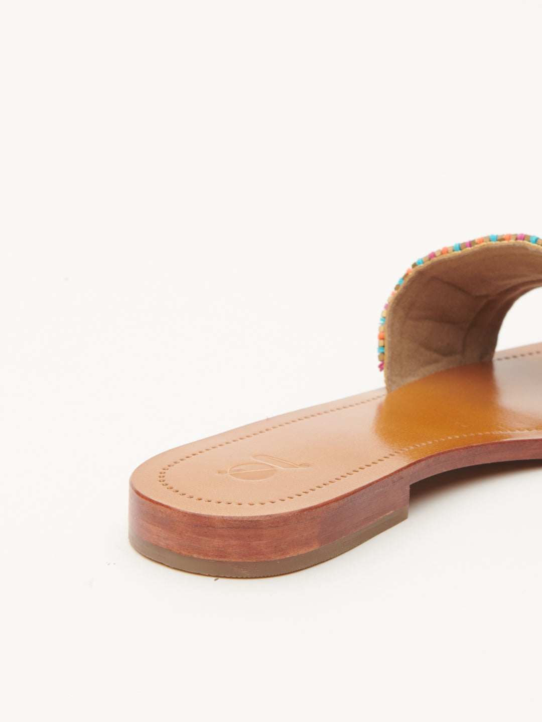 HANDCRAFTED 'ABHALA' FLATS