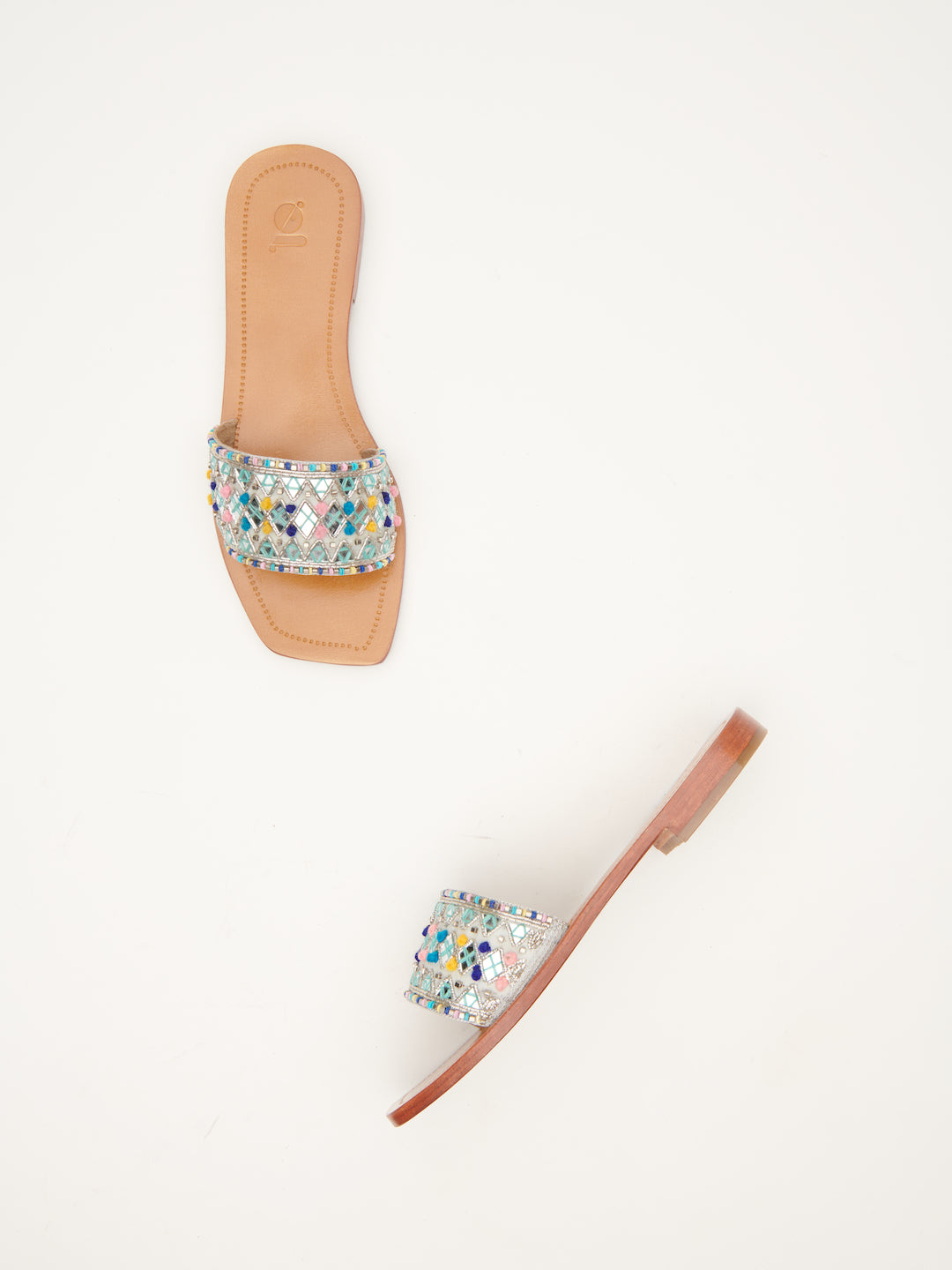 HANDCRAFTED 'ABHALA' FLATS