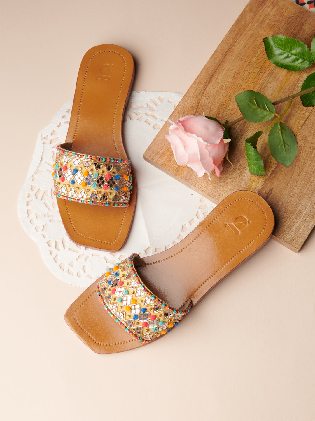 HANDCRAFTED 'ABHALA' FLATS