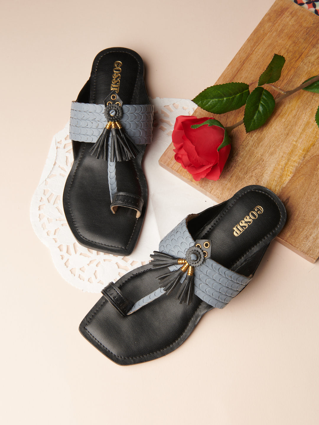 INTERLACED TASSEL KOLHAPURI