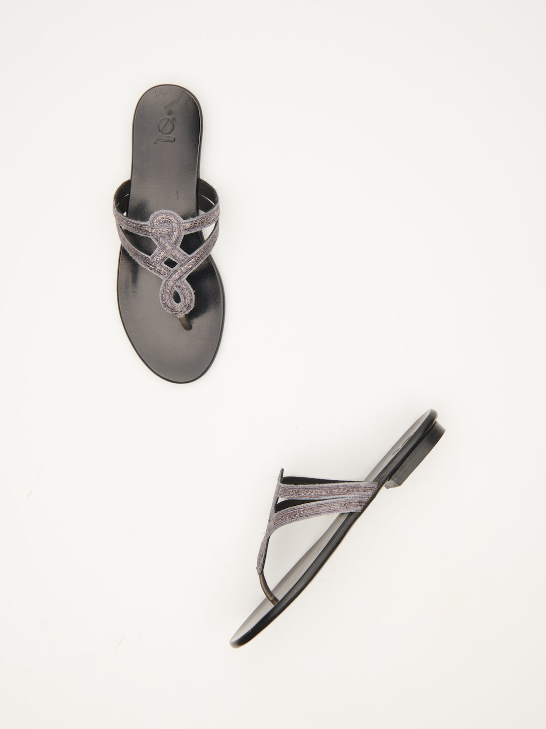 PITTA' MOTIF EMBROIDERED FLATS