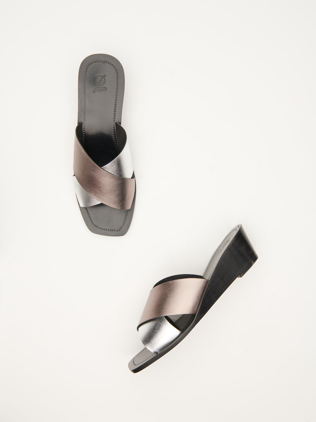 CROSSROADS METALLIC WEDGES