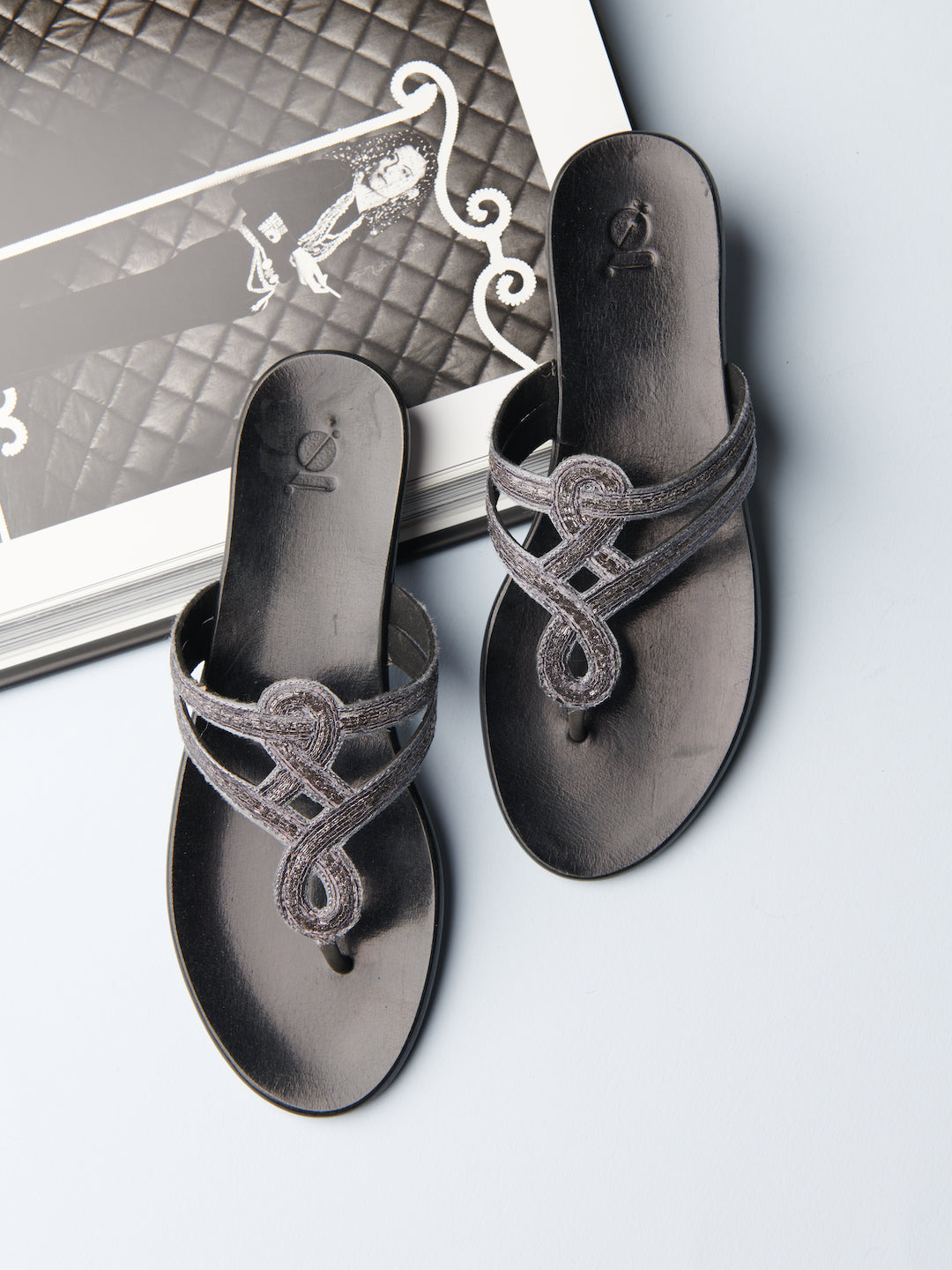 PITTA' MOTIF EMBROIDERED FLATS