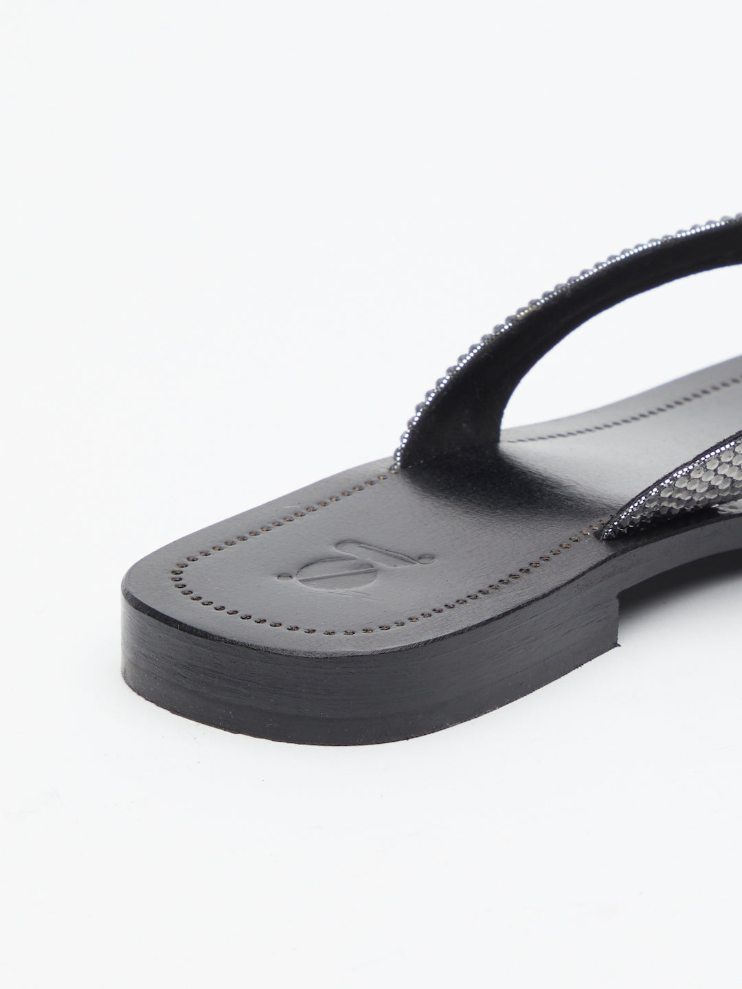 SIGNATURE V THONGS 2.0