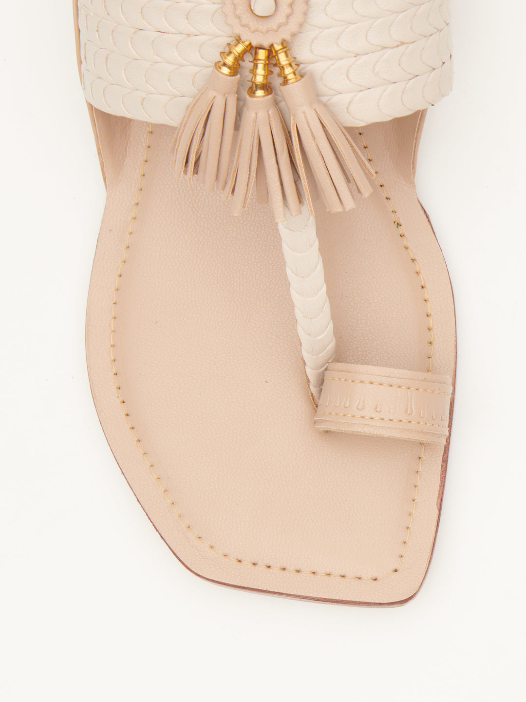 INTERLACED TASSEL KOLHAPURI