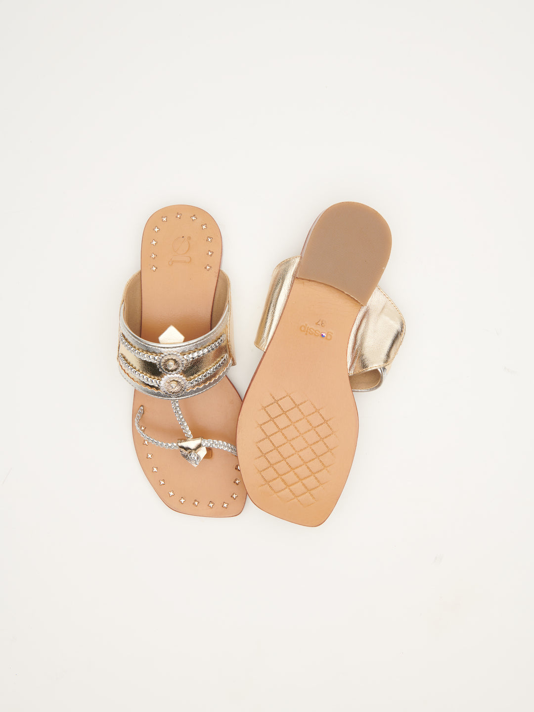 INTERLACED PUNCH KOLHAPURI