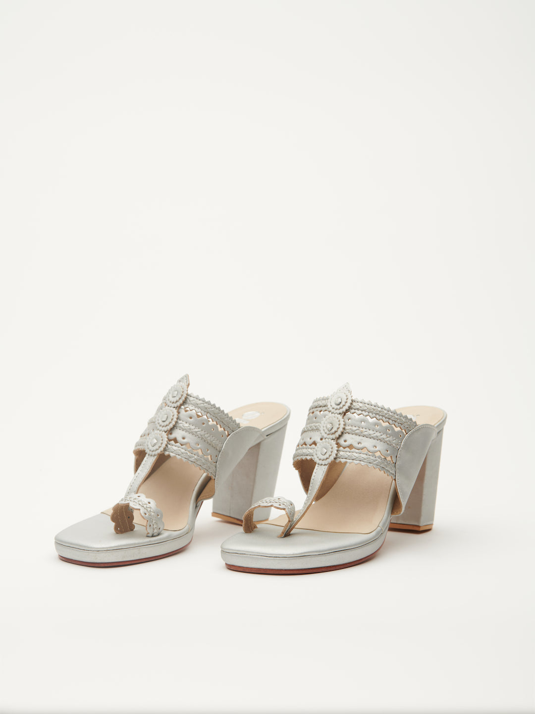 LEVELS KOLHAPURI HEELS