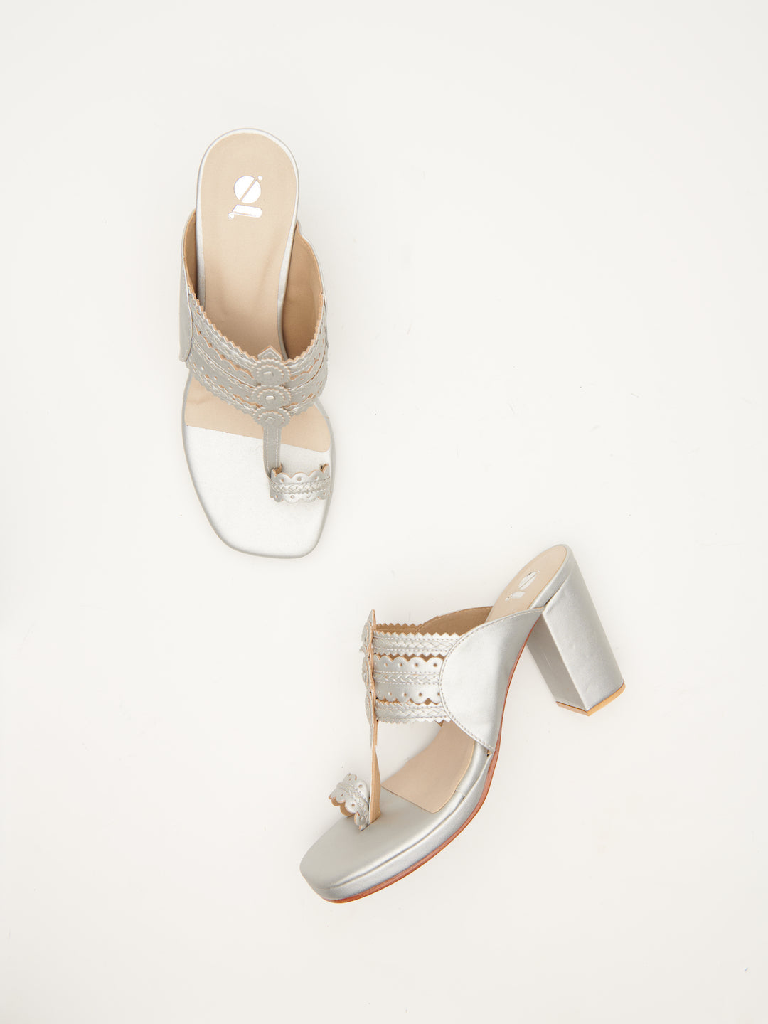 LEVELS KOLHAPURI HEELS