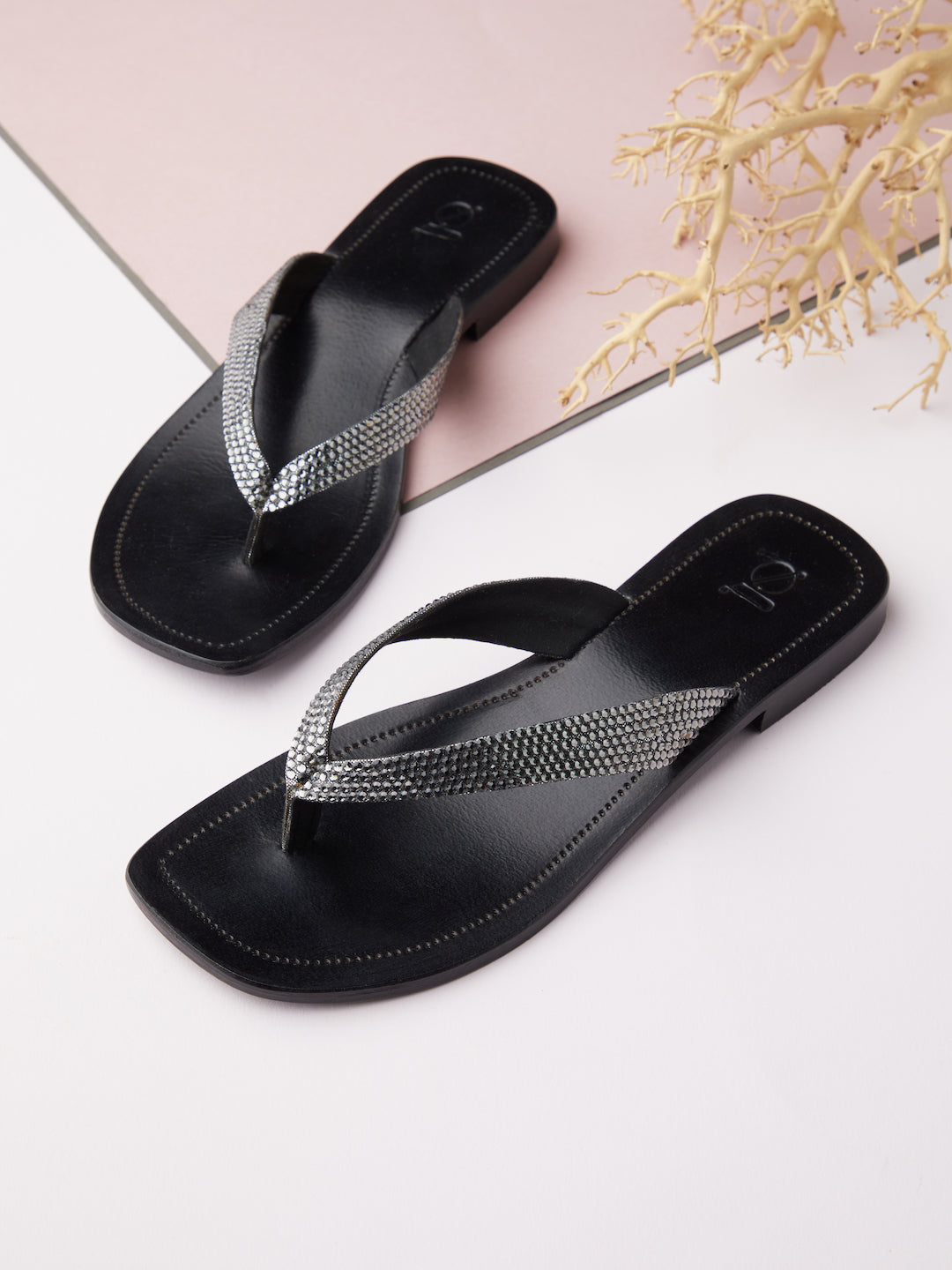 SIGNATURE V THONGS 2.0