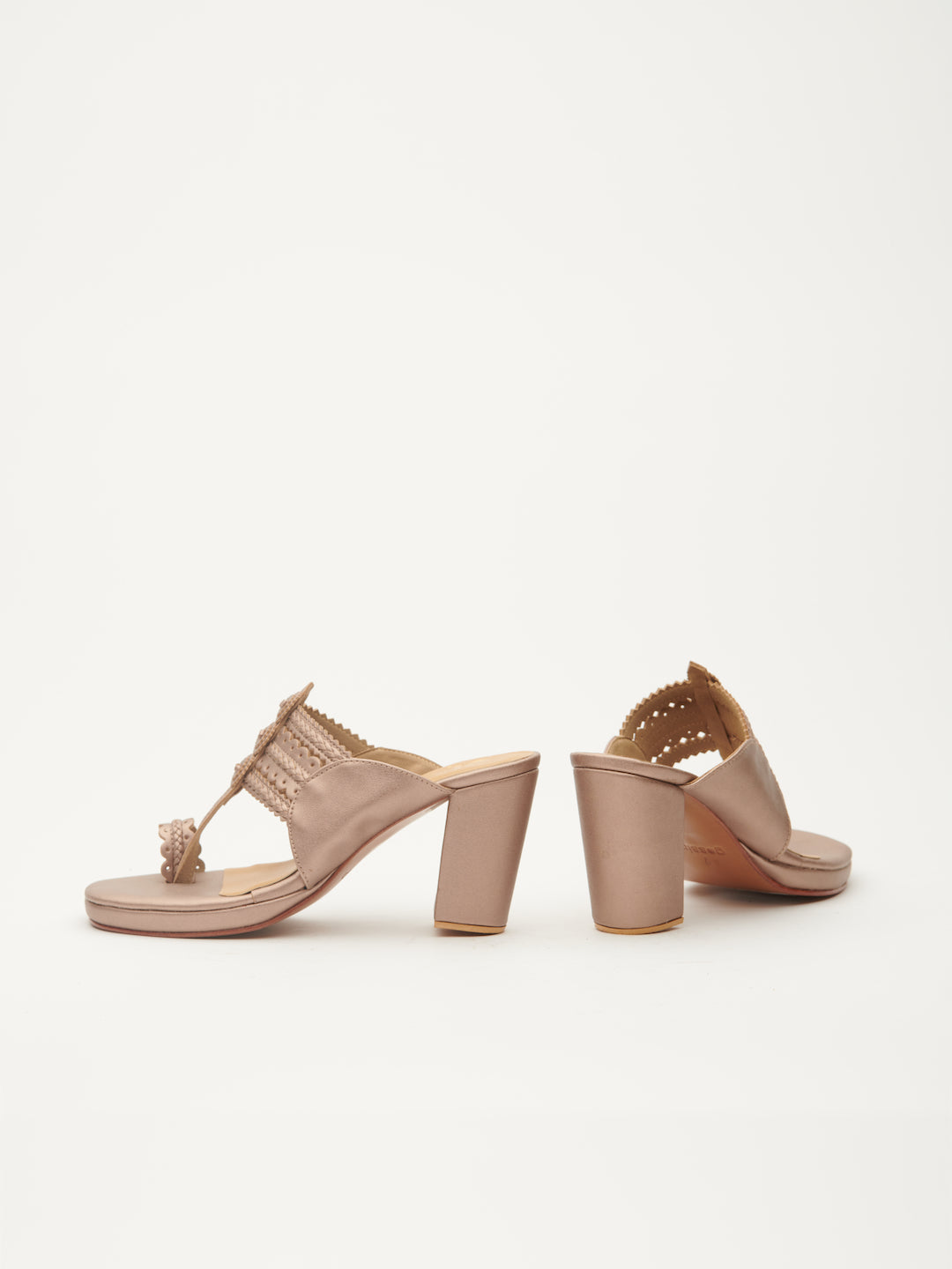 LEVELS KOLHAPURI HEELS