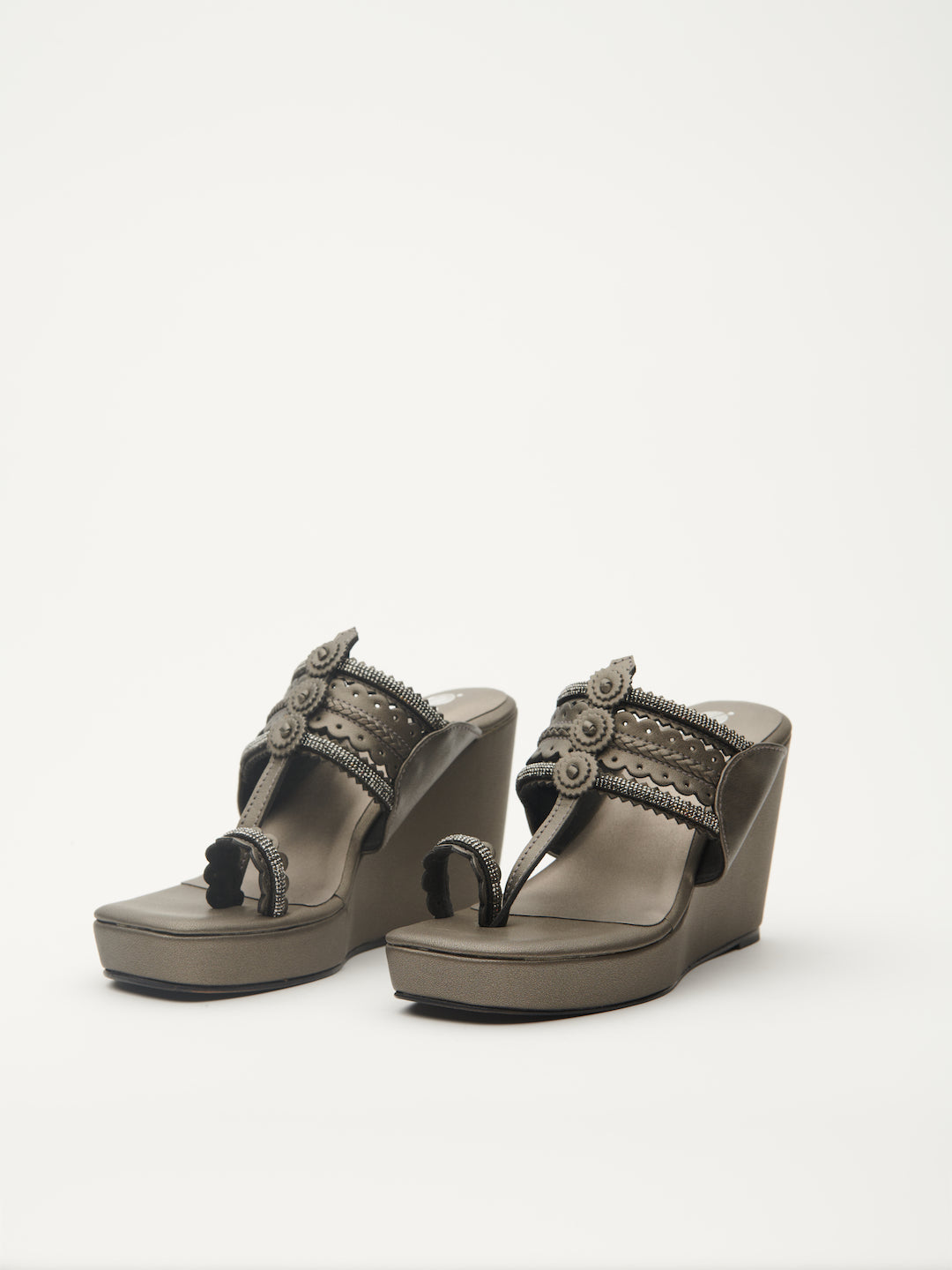 GOSSIP GALORE KOLHAPURI PLATFORMS