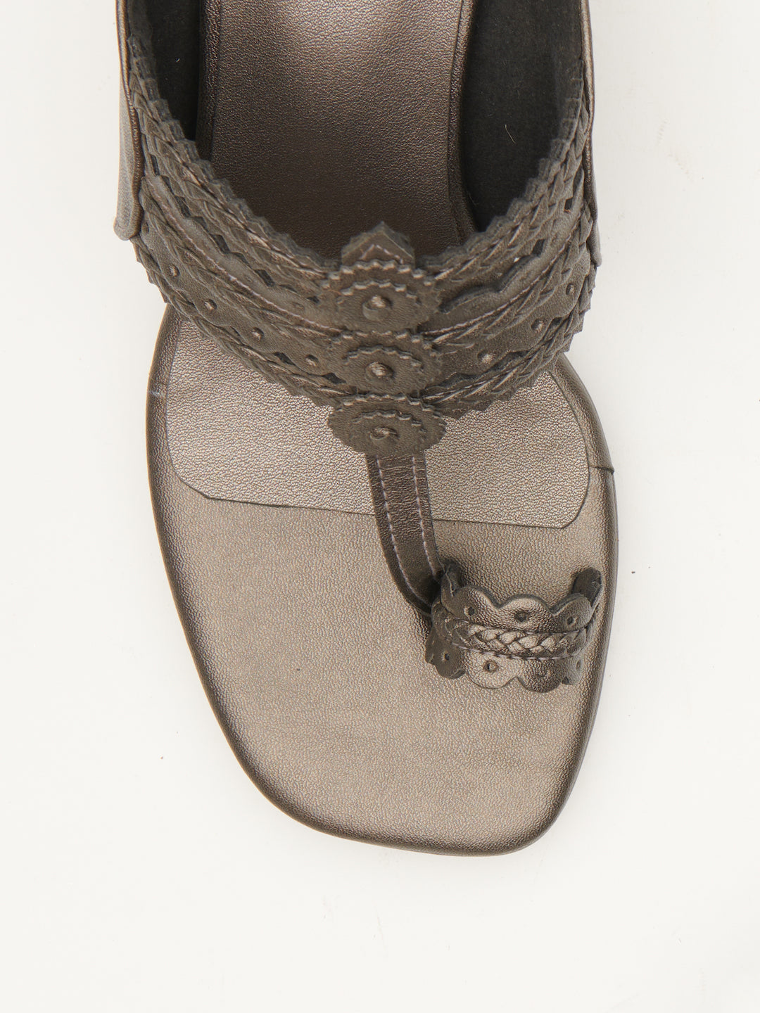 LEVELS KOLHAPURI HEELS