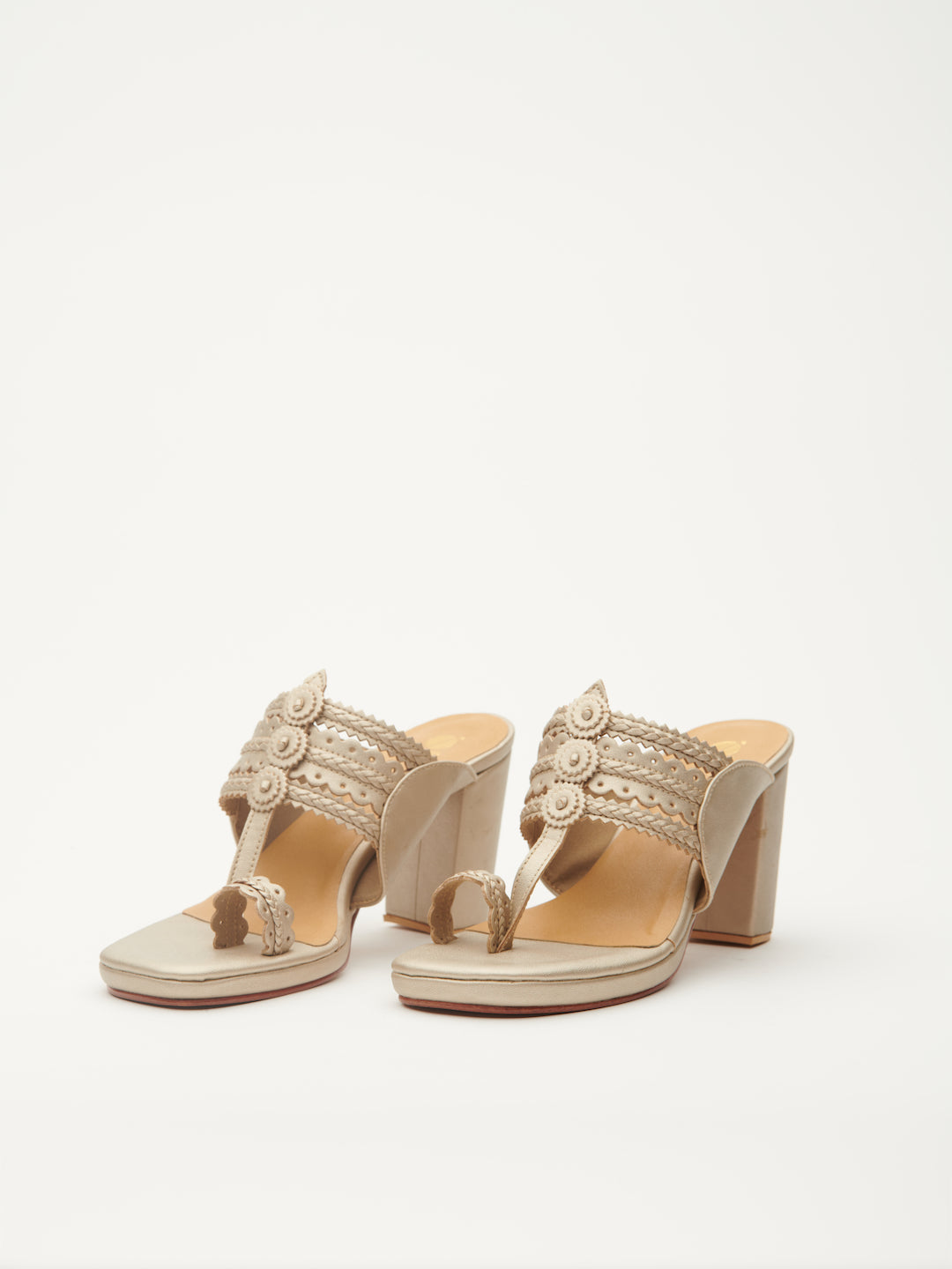 LEVELS KOLHAPURI HEELS
