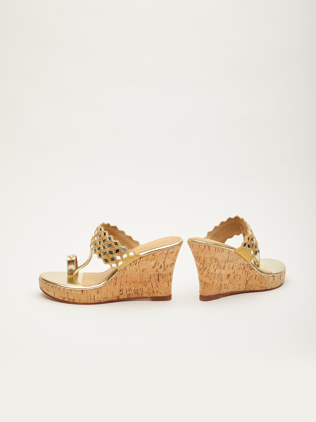 MIRROR WORK FESTIVE PLATFORMS