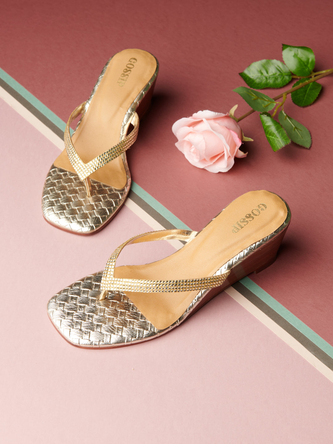 SIGNATURE THONG WEDGES