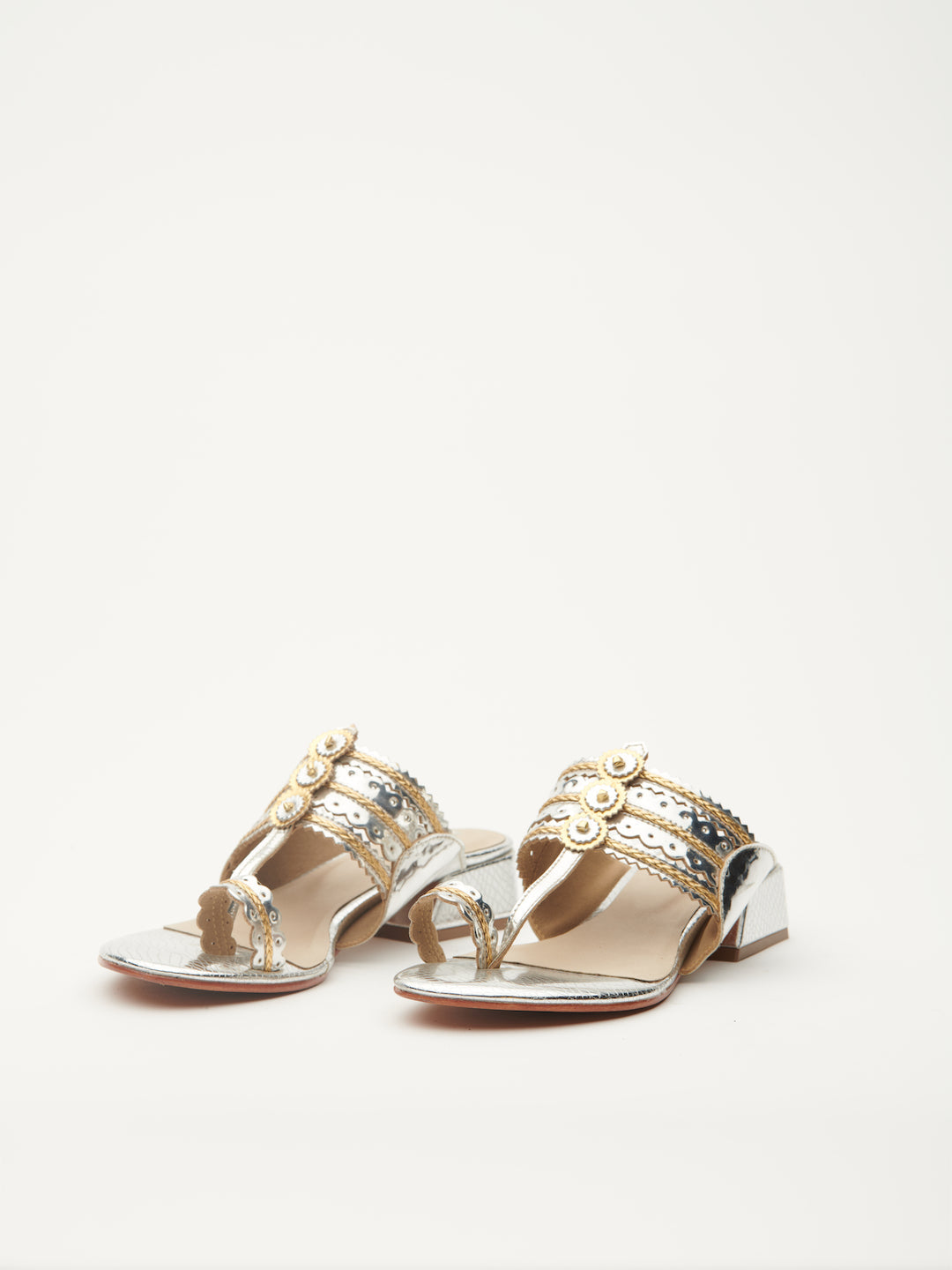 LEVELS METALLIC KOLHAPURIS