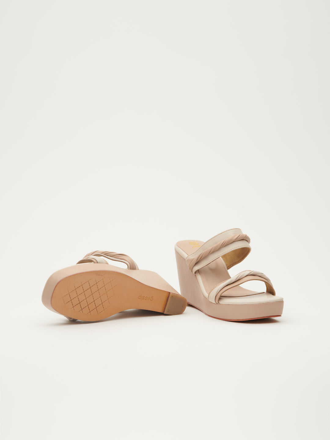 DANCING DIVA PLATFORMS