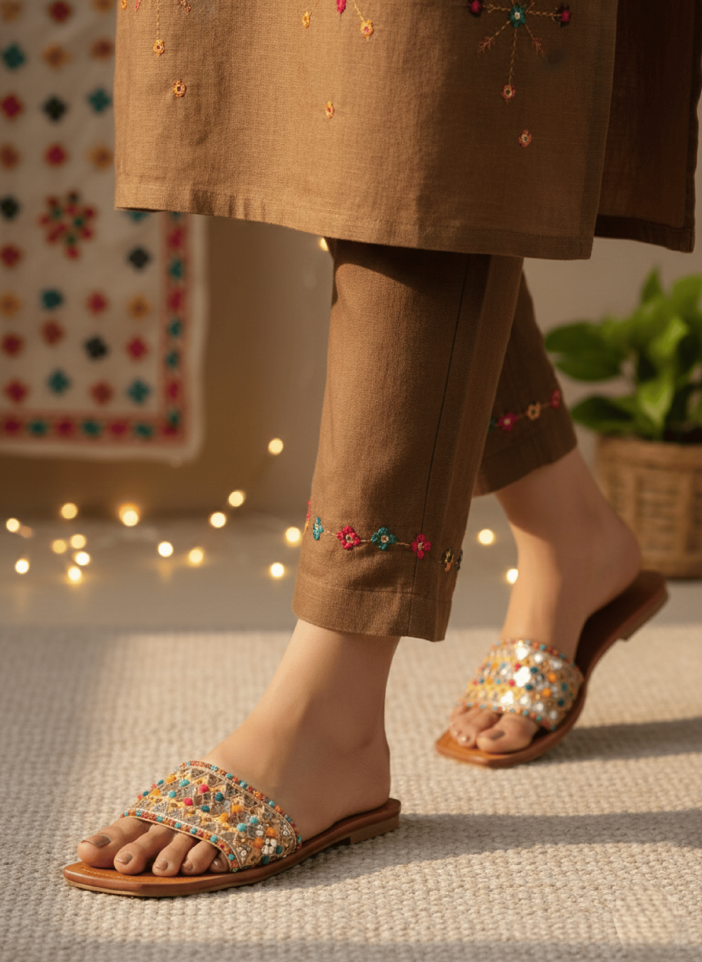 HANDCRAFTED 'ABHALA' FLATS