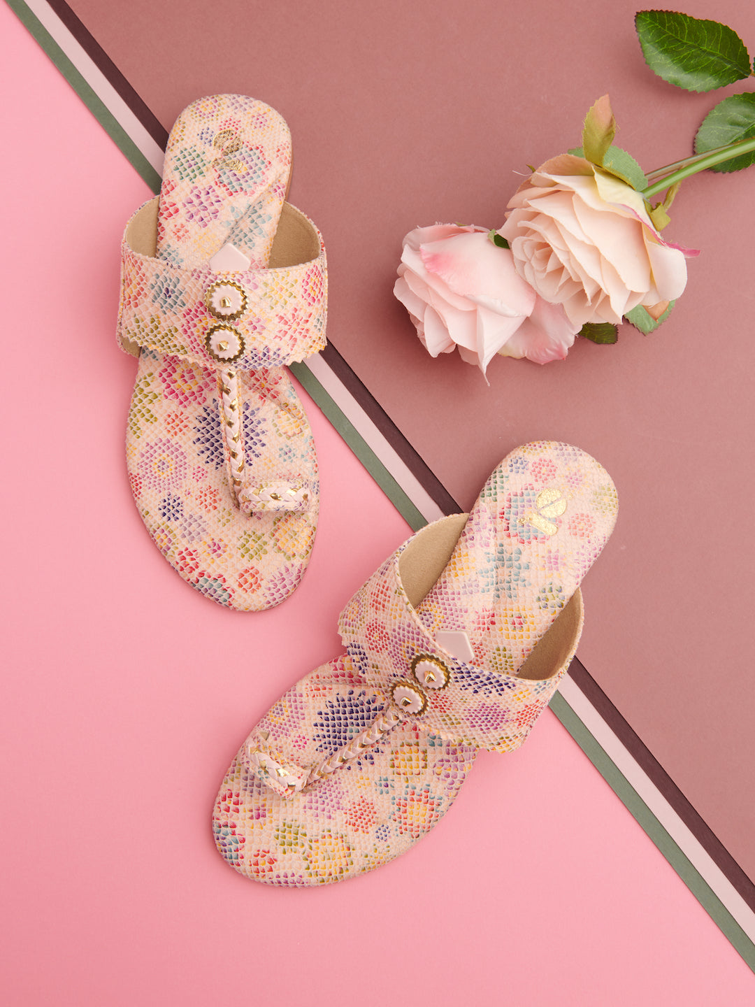 FLORAL EMBOSSED KOLHAPURI