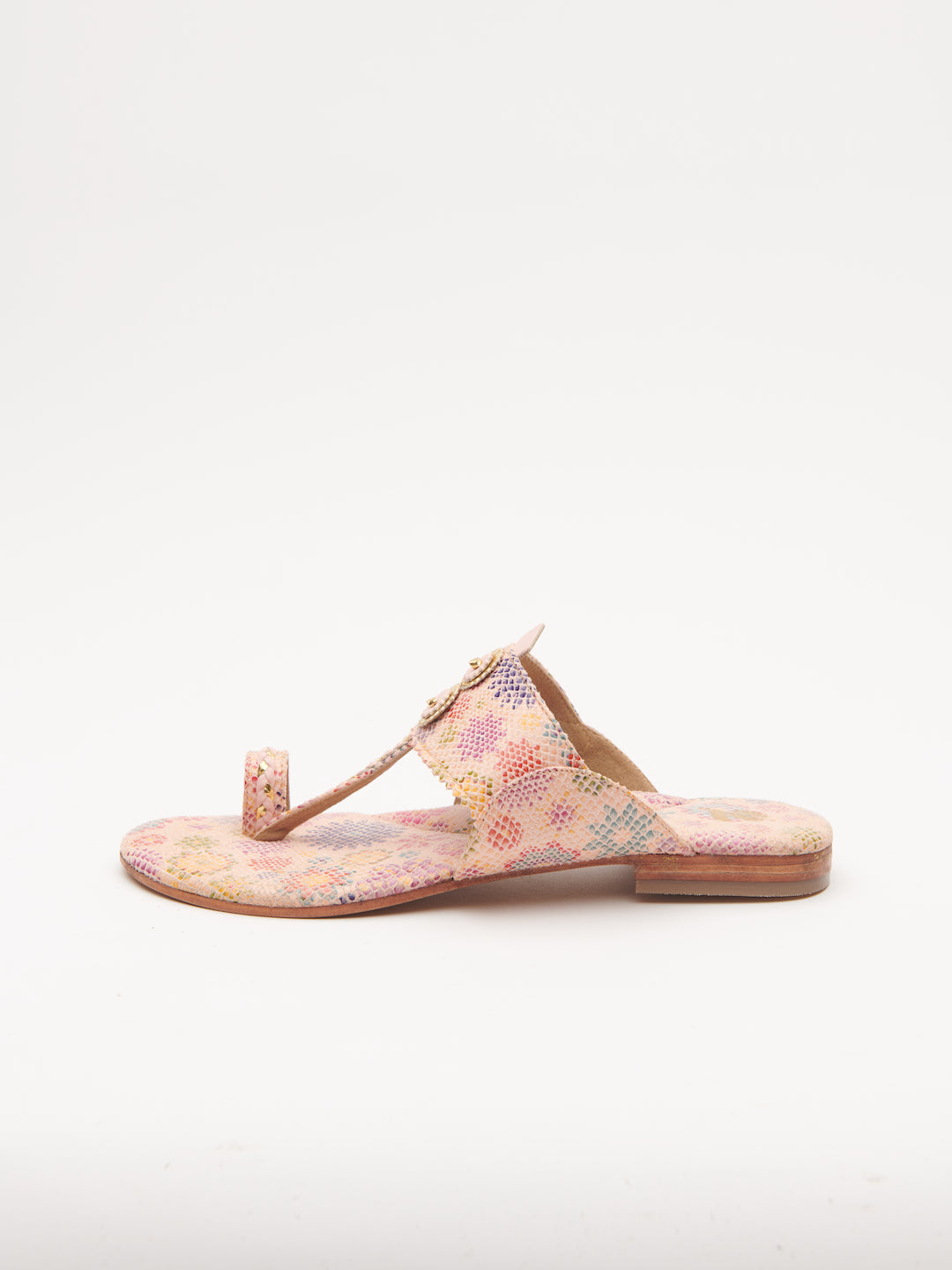 FLORAL EMBOSSED KOLHAPURI