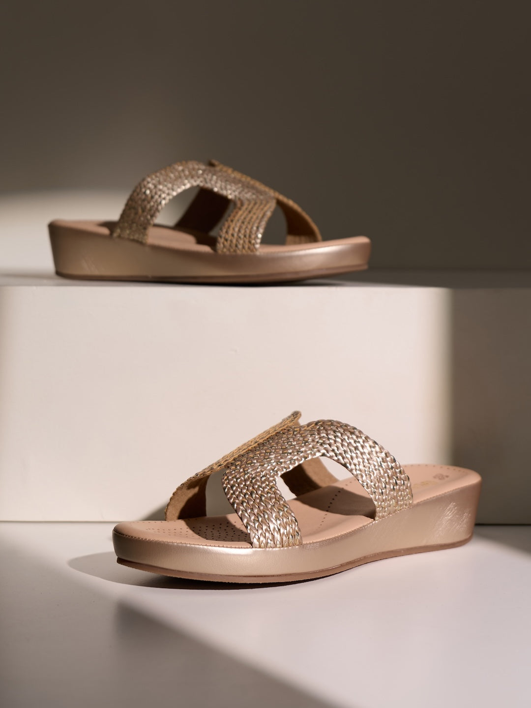 Tresse Woven Slides