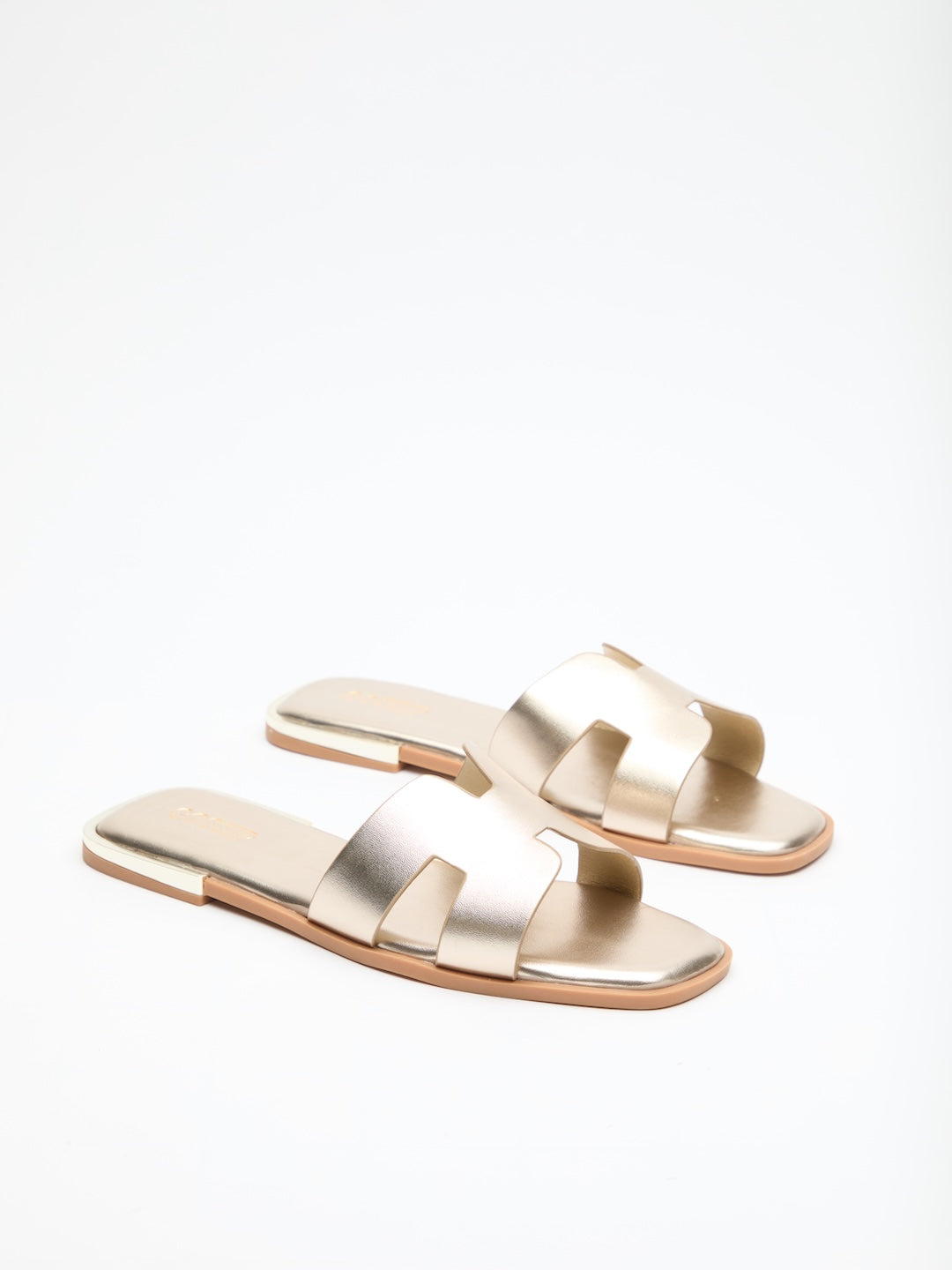 Mod Cut Flats
