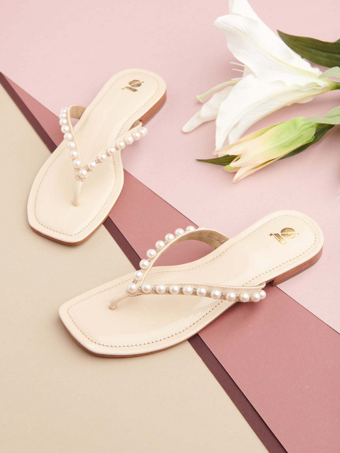 CONTEMPORARY PEARL FLATS