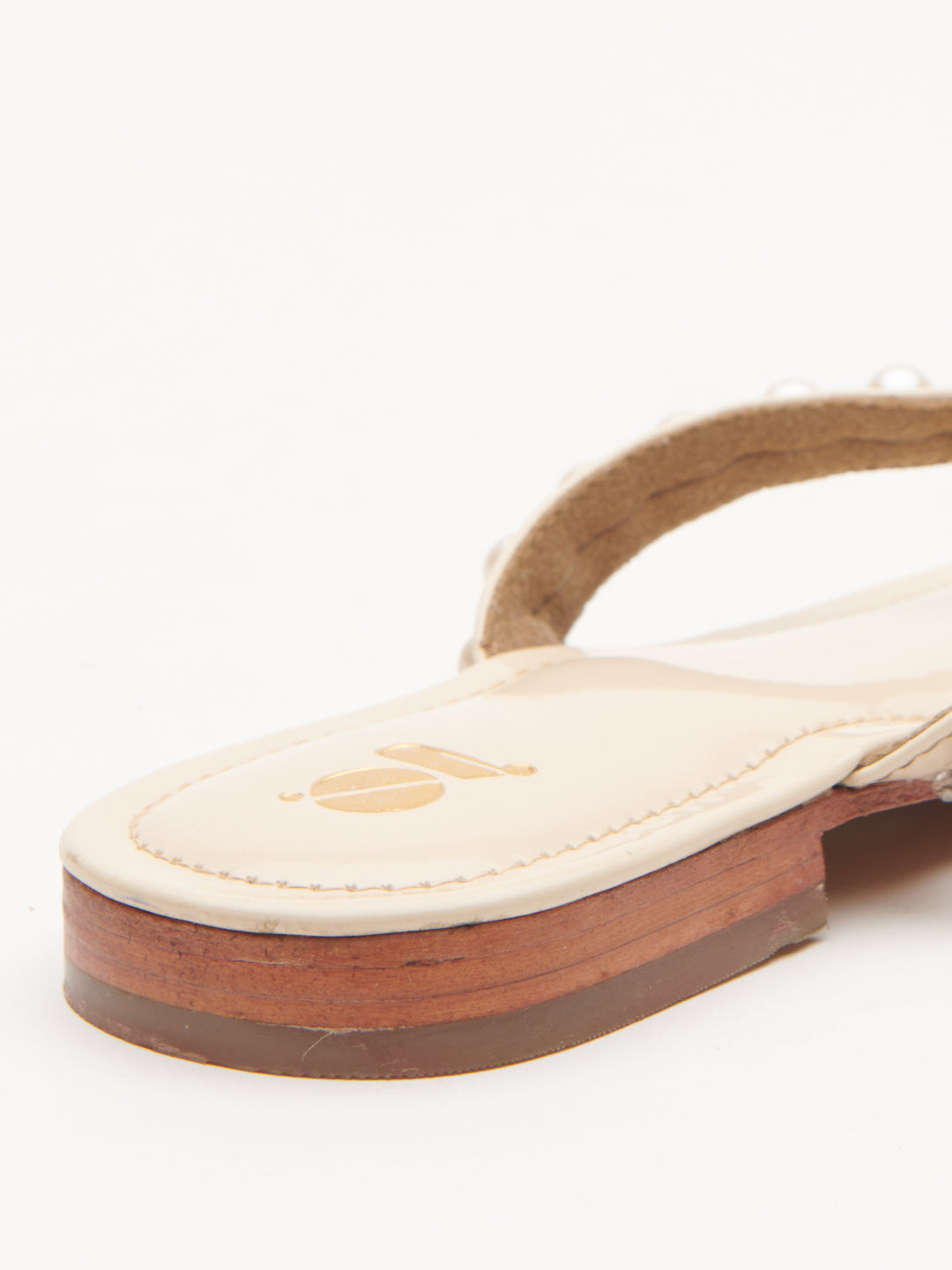 CONTEMPORARY PEARL FLATS