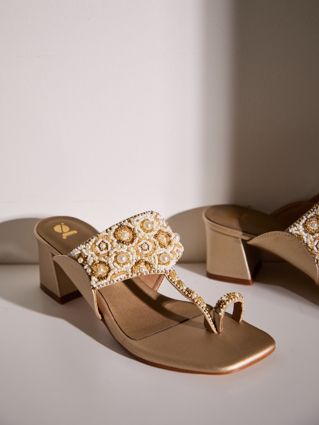 Perla Kohlapuri Heels