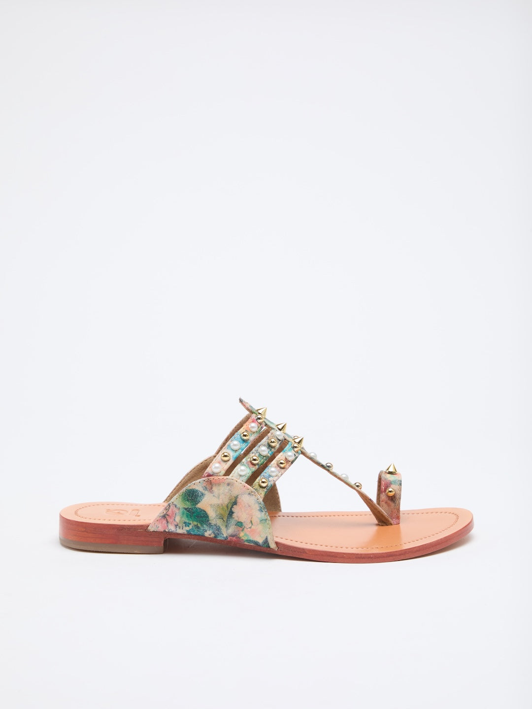 THREE WISHES KOLHAPURI