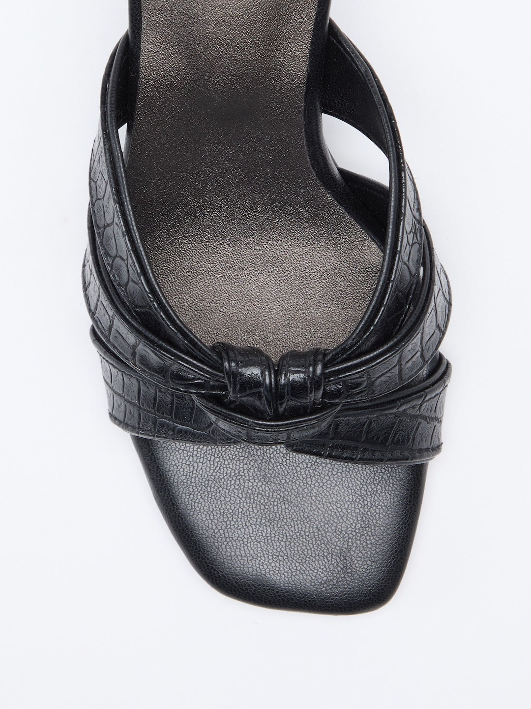 SYMMETRICAL PIPING HEELS