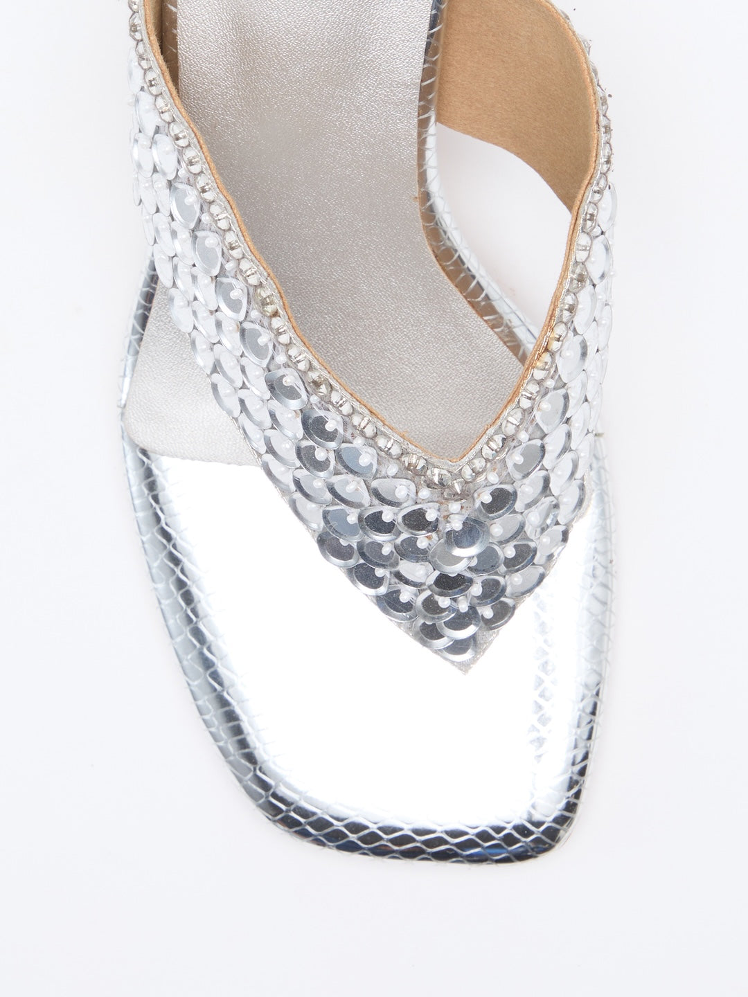 SCALES OF FIJI THONGS