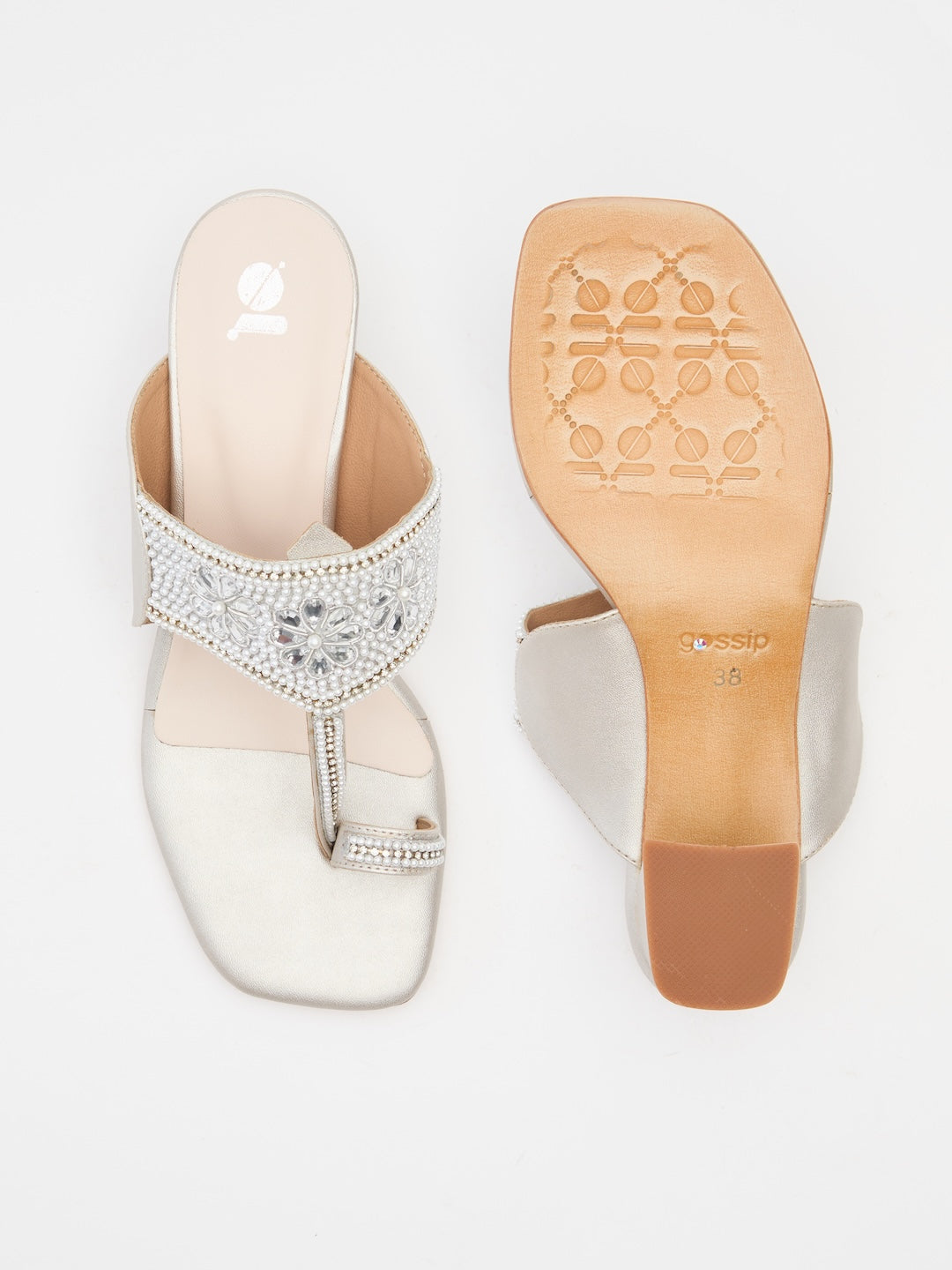 Flora Pearl Kolhapuri