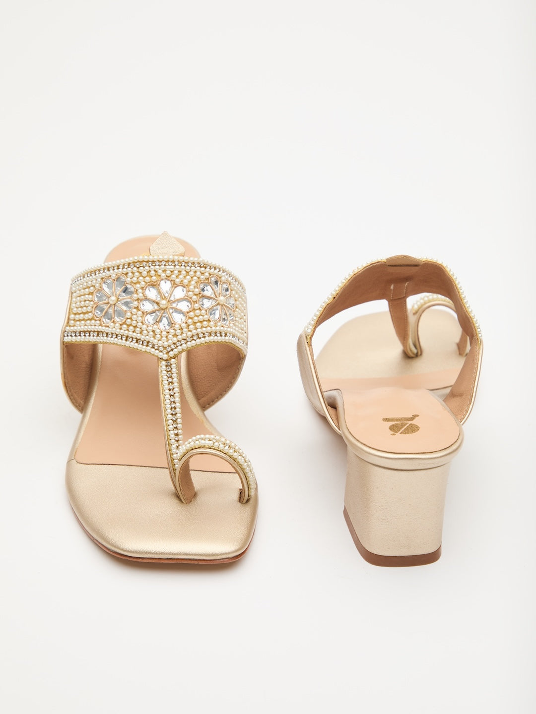 Flora Pearl Kolhapuri