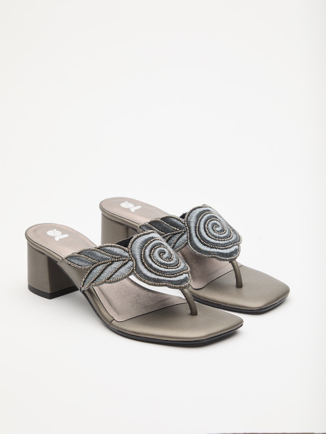 Rosette Court Heels
