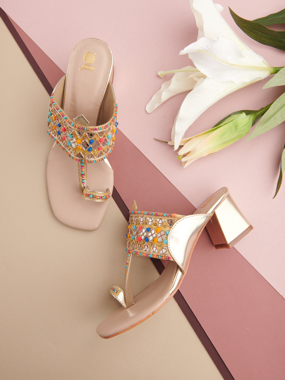 HANDCRAFTED ABHALA KOLHAPURI