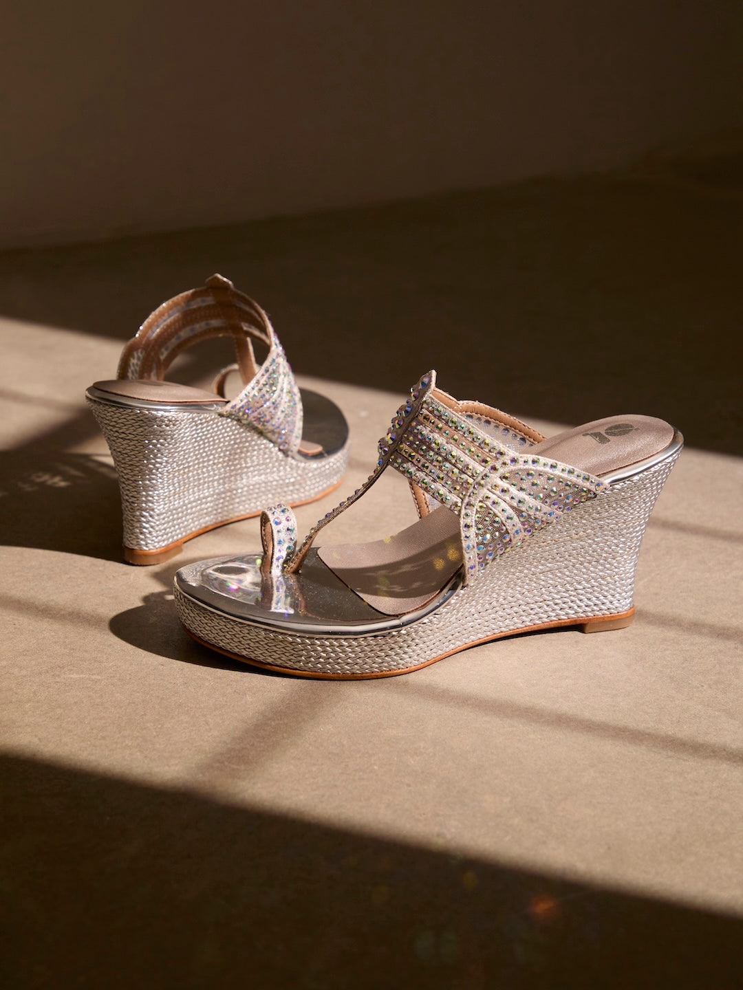 Distil Aura Kolhapuris