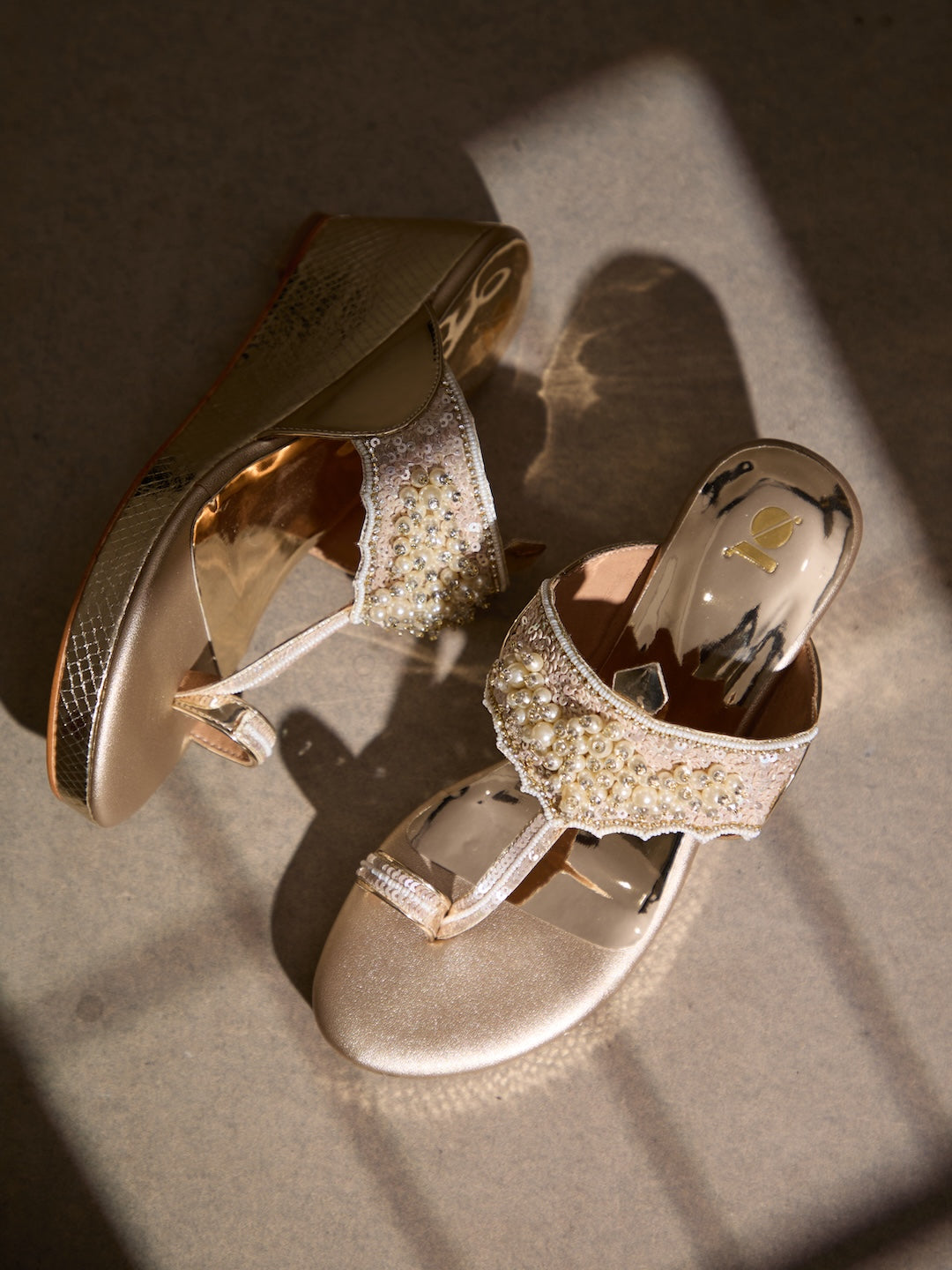 Pearl Sovereign Kolhapuris