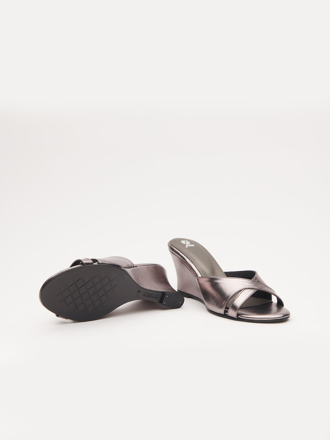 Metallic Cross Wedges