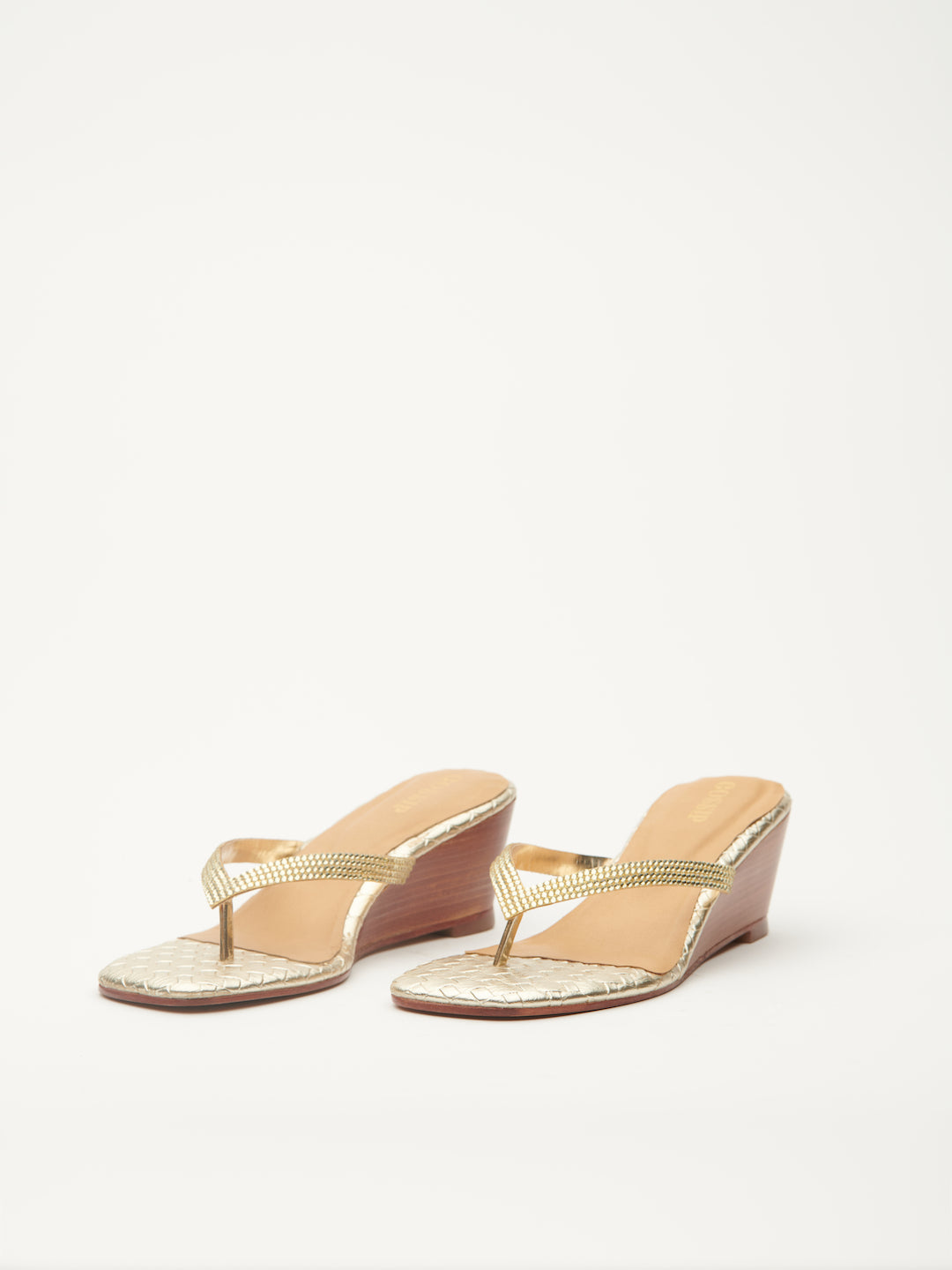SIGNATURE THONG WEDGES