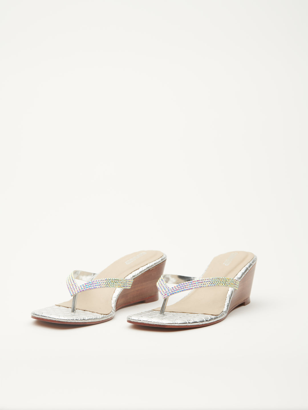 SIGNATURE THONG WEDGES