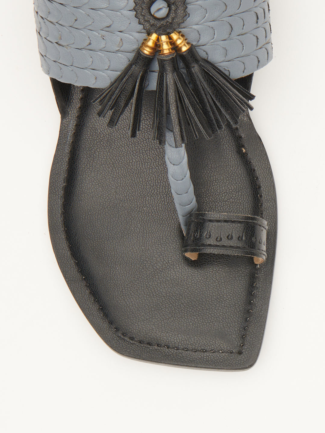 INTERLACED TASSEL KOLHAPURI