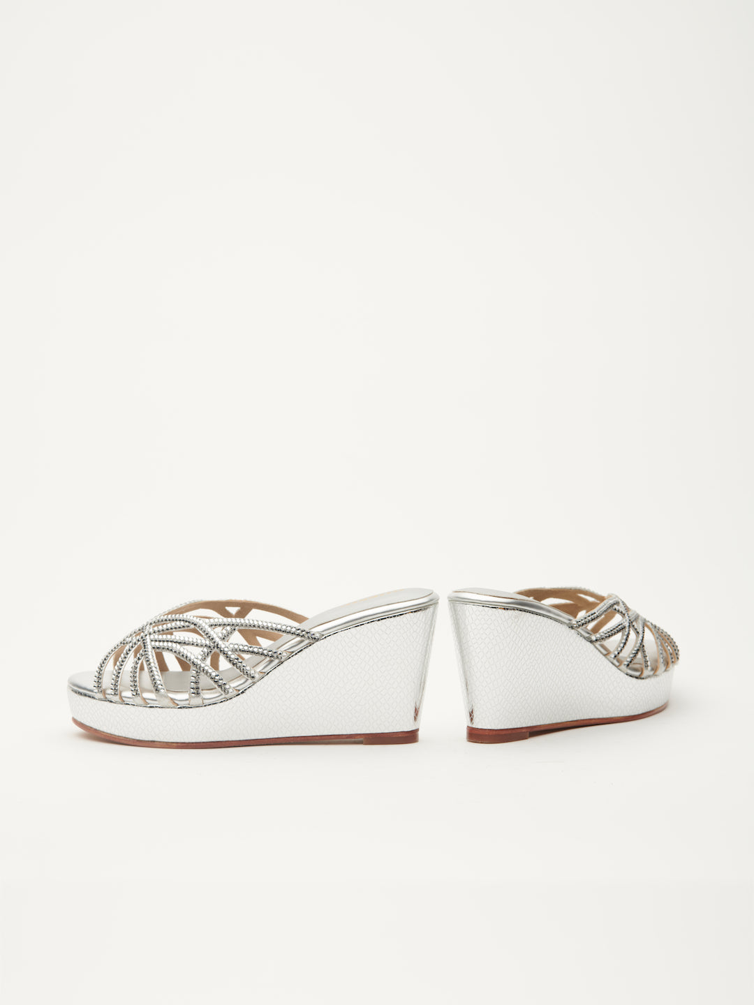 DICHROMATIC DILEMMA PLATFORMS