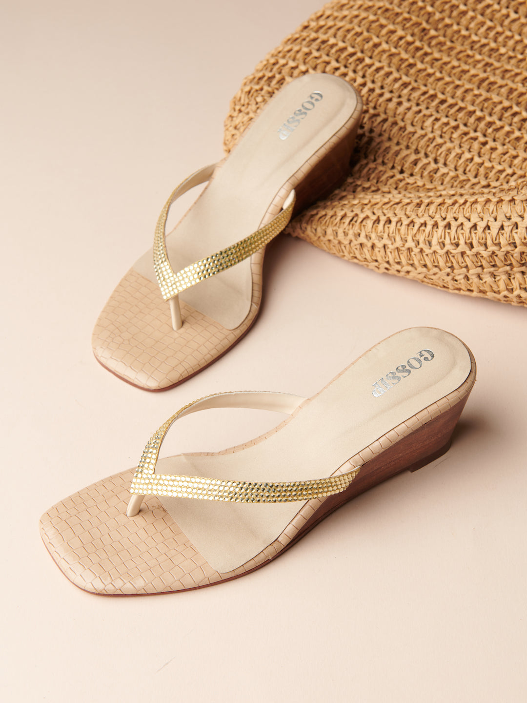 SIGNATURE THONG WEDGES