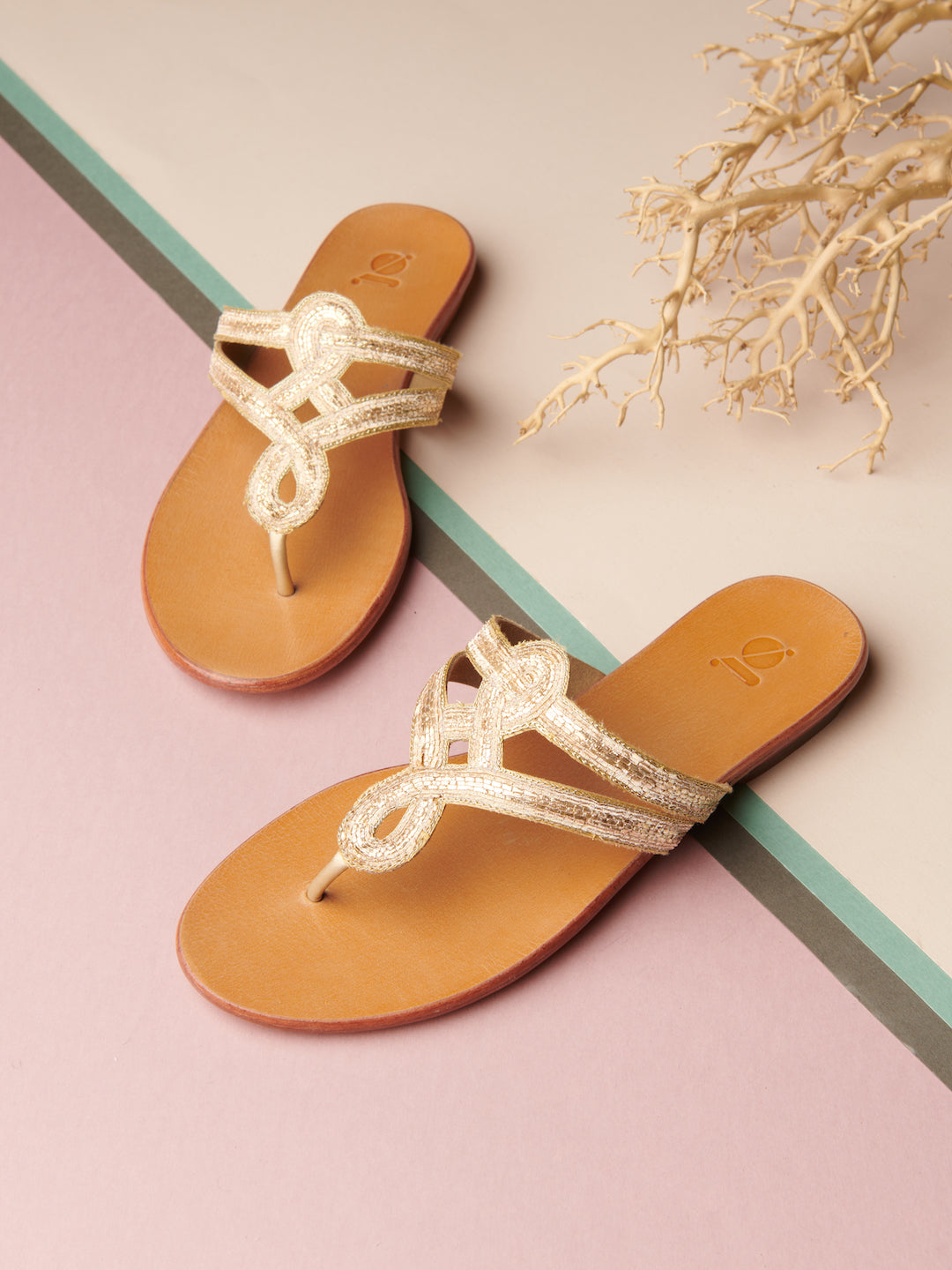 PITTA' MOTIF EMBROIDERED FLATS