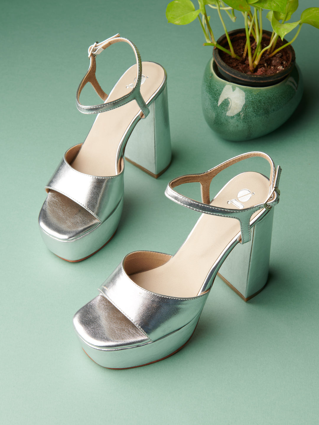 GOSSIP & GLAMOUR HEELS