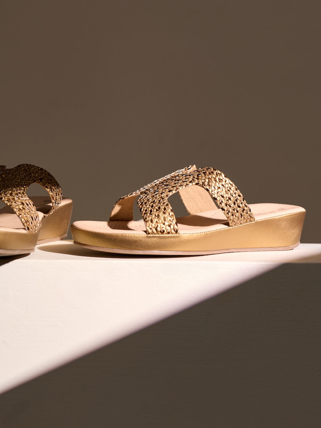 Tresse Woven Slides