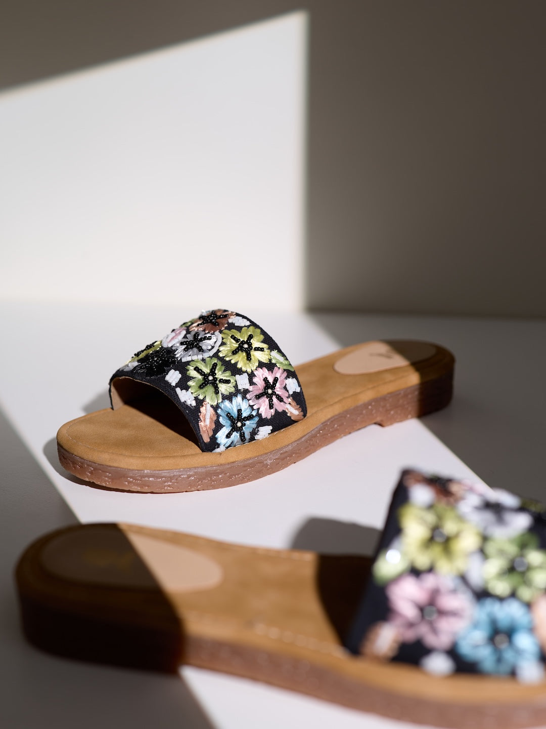 Raffia Bloom Slides