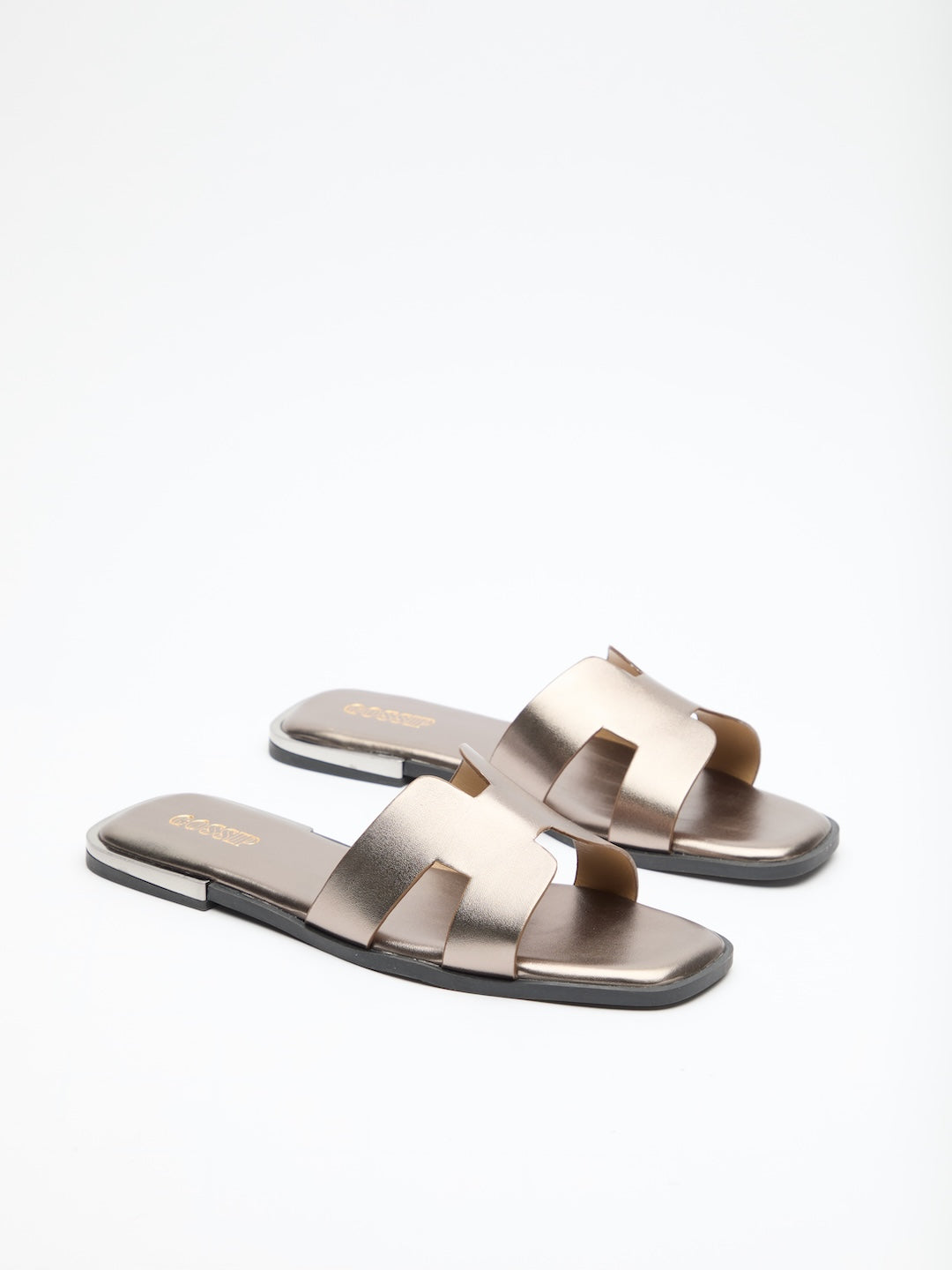 Mod Cut Flats