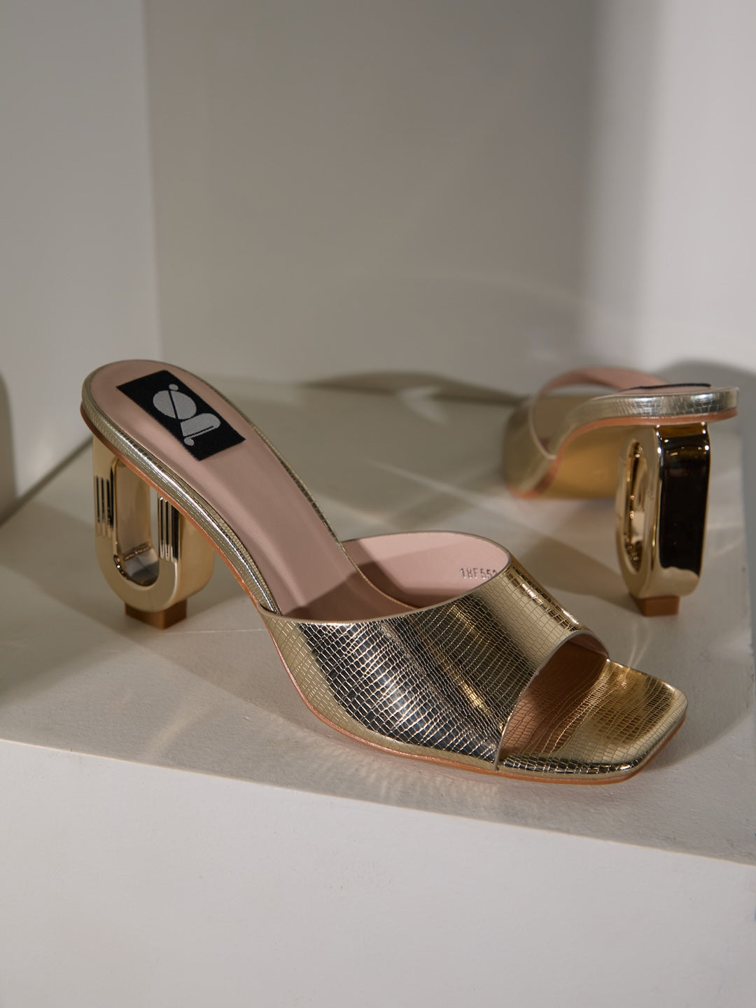 The Aurum Heels